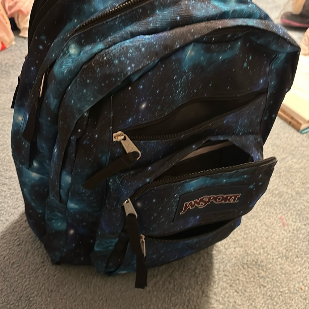 Jansport backpack used but in excellent condition 6 zipper compartments